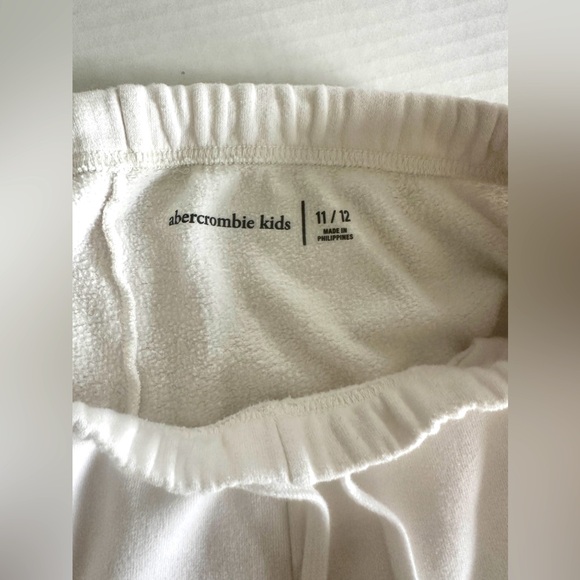Abercrombie kids size 11/12 girls white sweatpants with logo - Picture 4 of 5